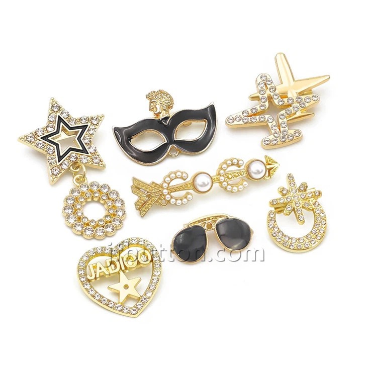 Gold Star Brooch