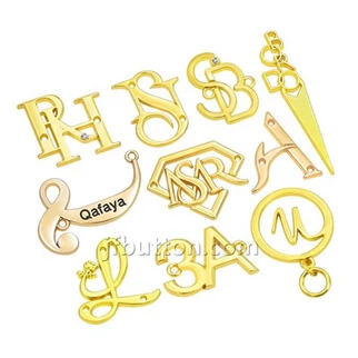 Etiquetas pequeñas con logotipo de metal