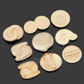 Borde metálico con crestas en espiral modelo 3d